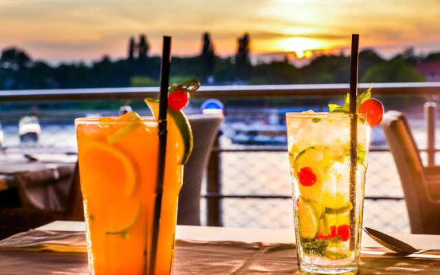 Vogue Apartments Room