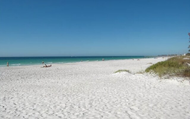 AM Beach Place Unit 4