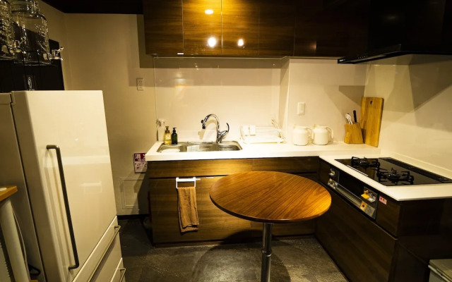 R Hostel Namba South