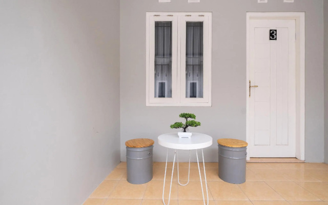 Nareswari Guest House by OYO Rooms