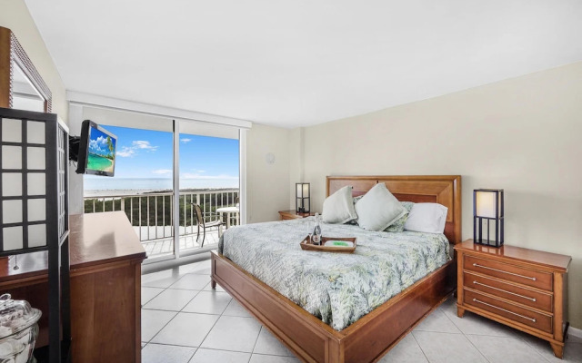 South Seas Tower 3-905
