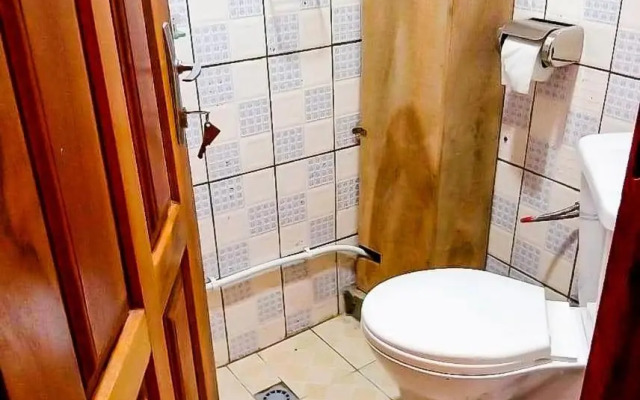 Beautiful- 1 Bedroom Apartment - Parking on site