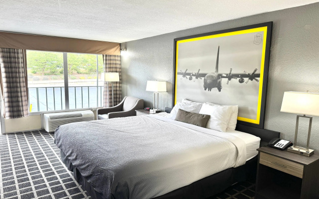 Super 8 by Wyndham Morganton