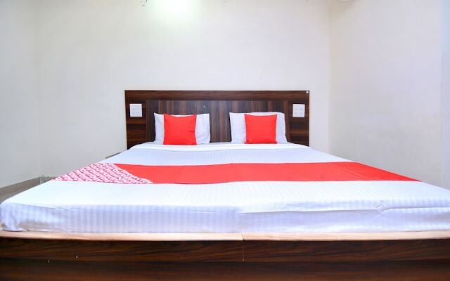 OYO 17133 Hotel Anmol