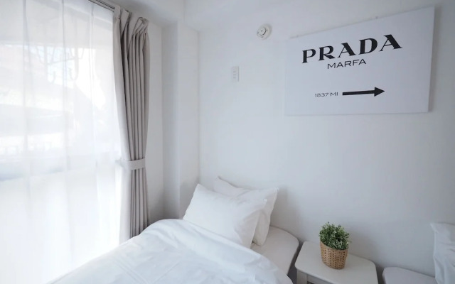 Living CUBE Tabata Station