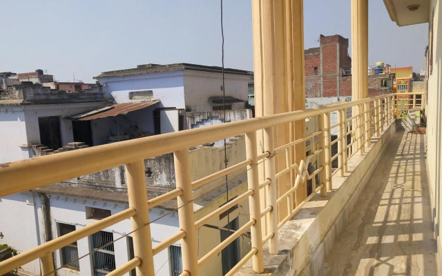 Om Shanthi paying guest house