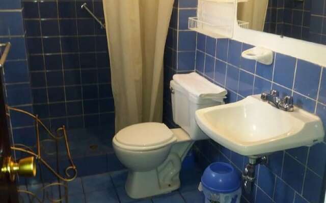 Hostal Intikahuarina B&B
