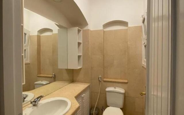 Taj Home, Amazing pool and lagoon view 2bedrooms apartment