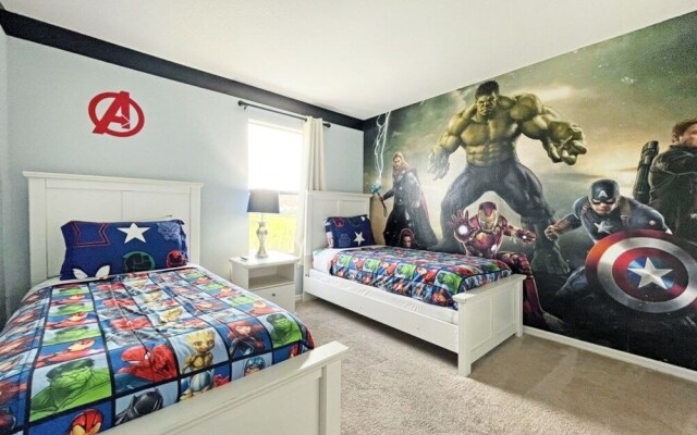 Hidden Gem 5 Bedroom Home by RedAwning