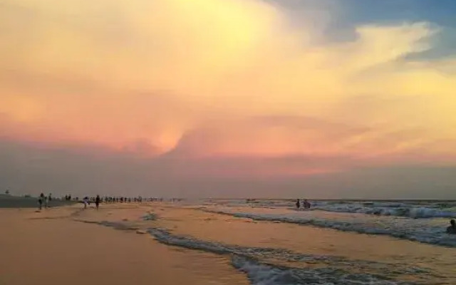 Weizhou Island Tea Language Sea Inn (Shiluokou Dishui Danping Scenic Area)