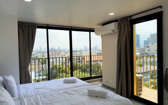 Breezewood Bangkok Hotel