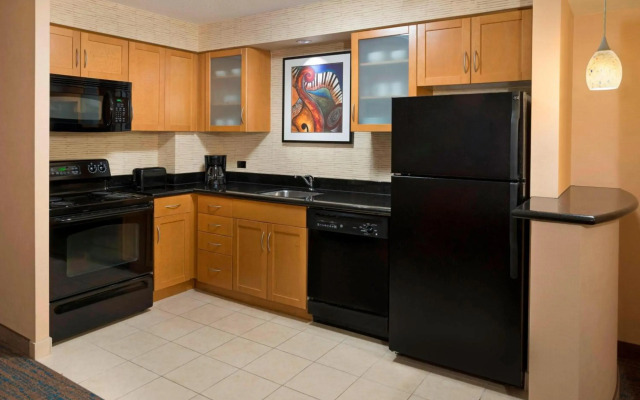 Residence Inn by Marriott Toronto Downtown / Entertainment District