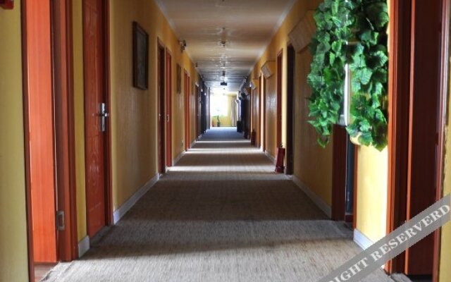 Yare Fengqing Business Hotel