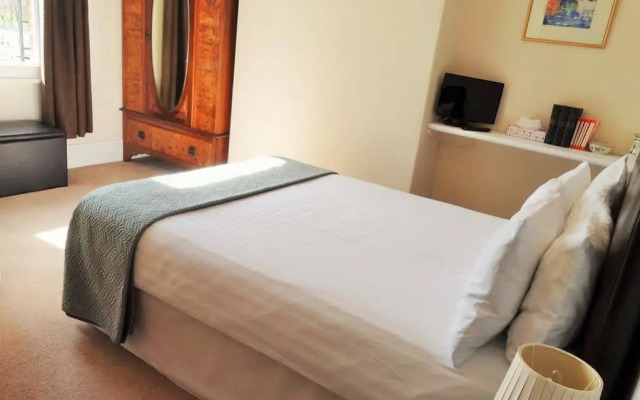Alcuin Lodge