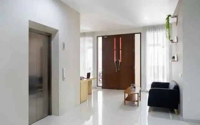 UROOMS Senopati