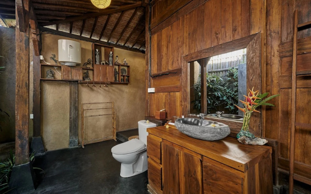 Kawan Antique Ubud Villa