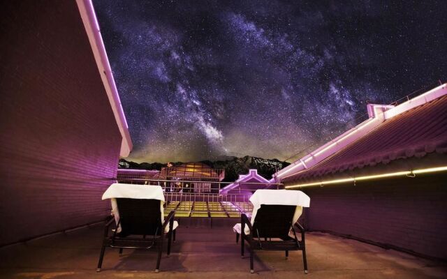 Huangjingang Holiday Hotel