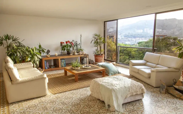 Large Apartment Poblado By Nomad Guru