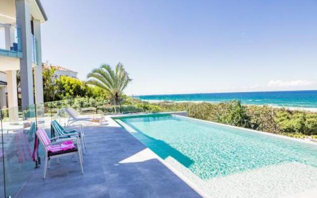 Castaways Beach Escape