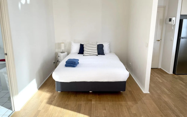 Readyset Apartments at Dockside