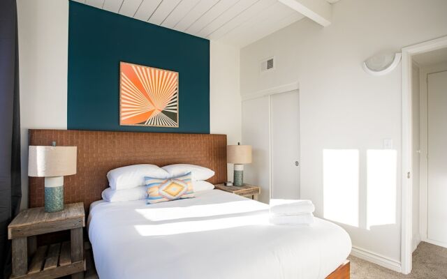 WanderJaunt - Castillo - 2BR - Point Loma