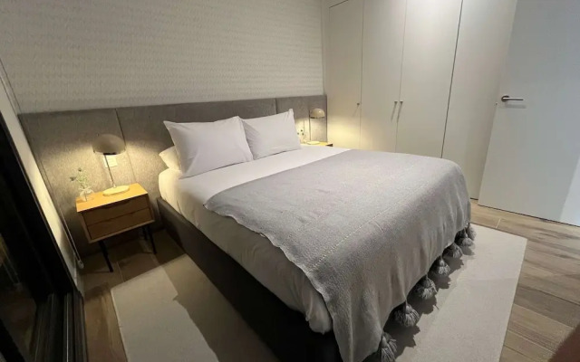 w Chic Urban 3BR w Sunny Terrace in Chueca