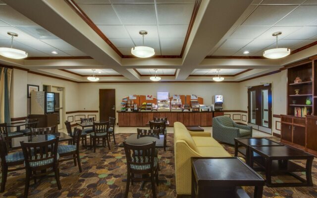 Holiday Inn Express and Suites Moultrie by IHG