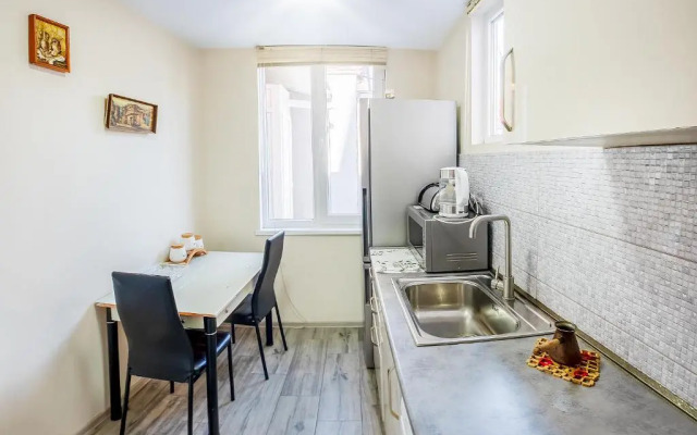 H&B apartments Izashvili