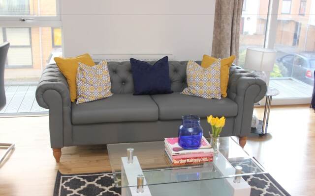 Large luxury 2 bed 2 bath-Pym Court