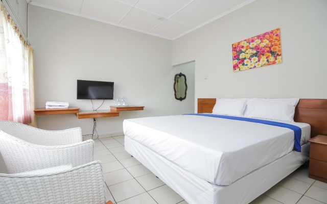 Rossan Villa – Guest Rooms – Bandung