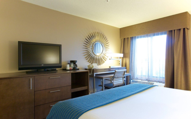 Holiday Inn Express Fargo-West Acres by IHG