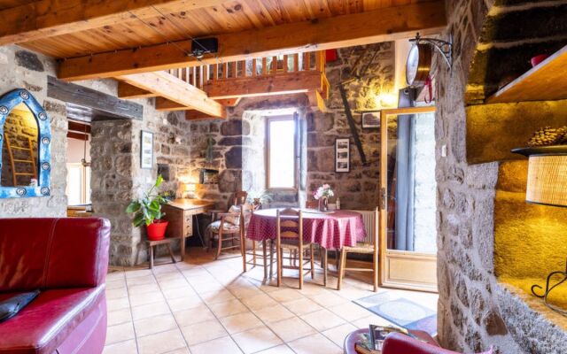 Holiday Home Le Rouge Borne (LVS110)