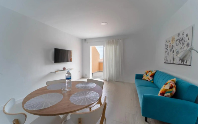 Comfortable Apartment Los Cristianos. Free Wifi.