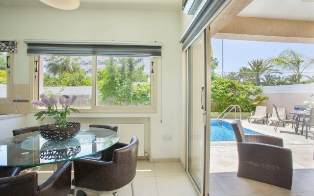 Michelle Pernera Villas