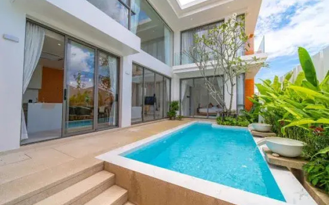 Alisa Pool Villa Phuket