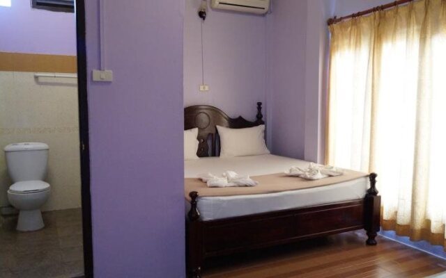 Sout Jai Guest House & Restaurant