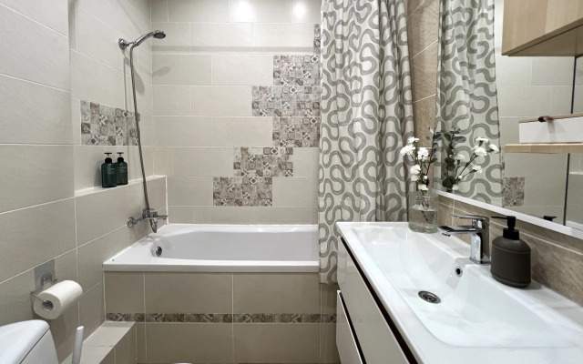 U Muzeya Mirovogo Okeana Abramov Apartments