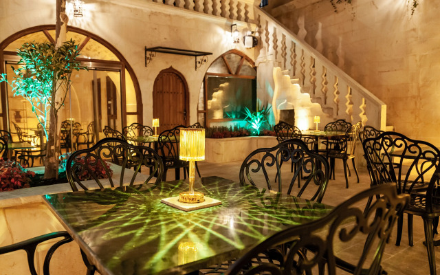 Reji Boutique Hotel