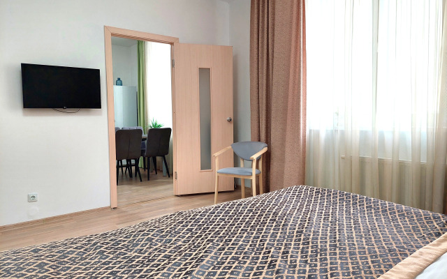 Три квартиры на Сахарова