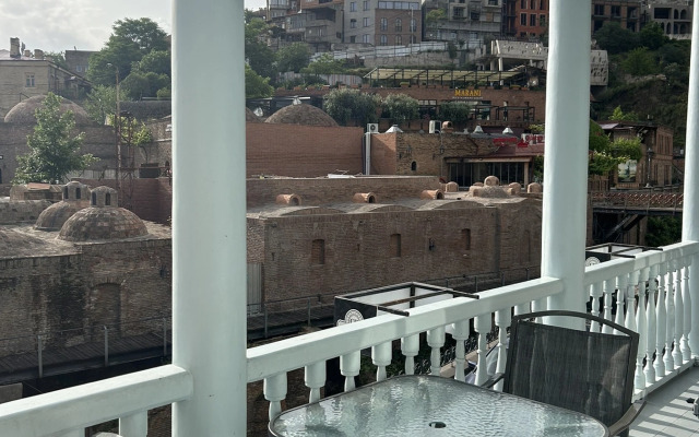 Апартаменты Apartment with marvelous view abanotubani