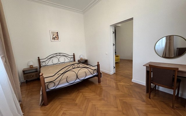 Stilnaya Kvartira ryadom s Morem i Parkom Flat