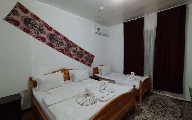 Parvina Hotel