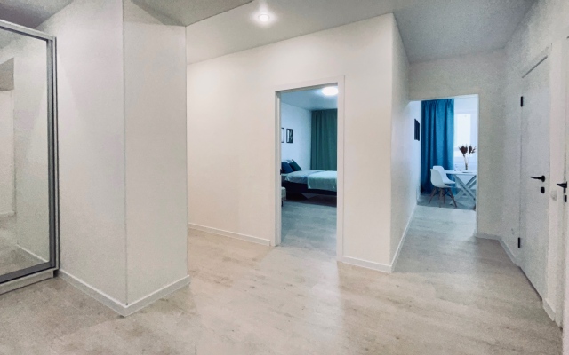 Bolshaya dvukhkomnatnaya s domashnim kinoteatrom Flat