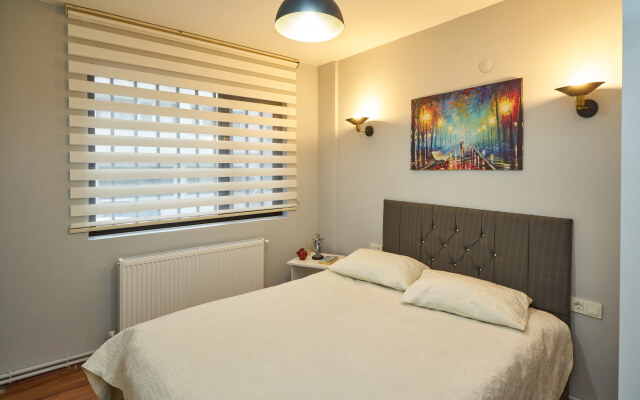 Entrance floor 2 bedrooms at Taksim Flat
