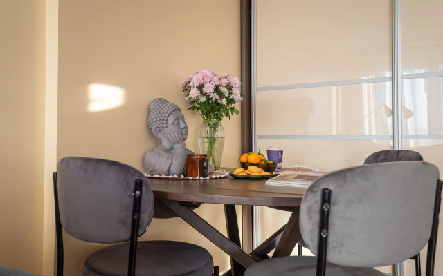 S Balkonom Na Novoslobodskoy Flat