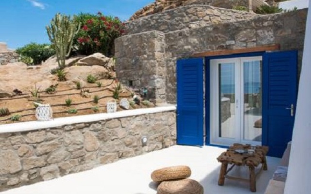 Апартаменты Gorgeous Studio In Cycladic Architecture Overlooking The Aegean