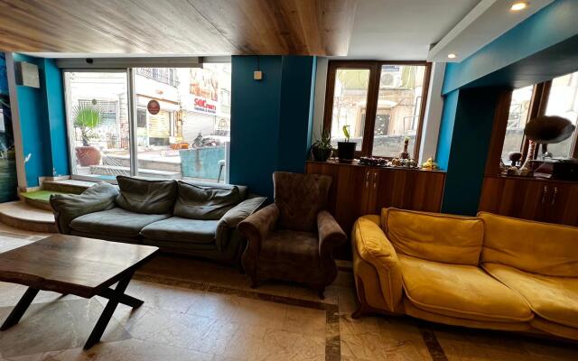 Отель Moon Blue