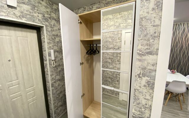 Na Ulitse Aleksandra Polina 1 Apartments