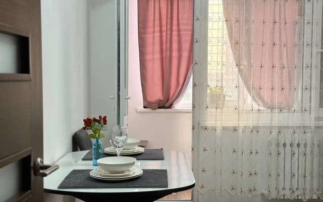 Uyutny Apartament v Bishkeke na Umetalieva 113 Flat