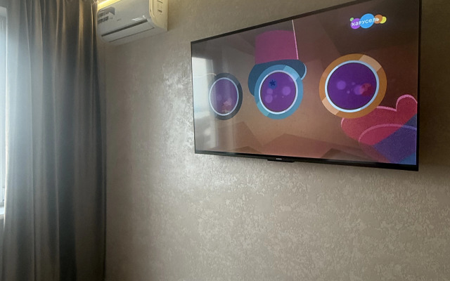 Dizaynerskaya S Vidom Na Reku Flat